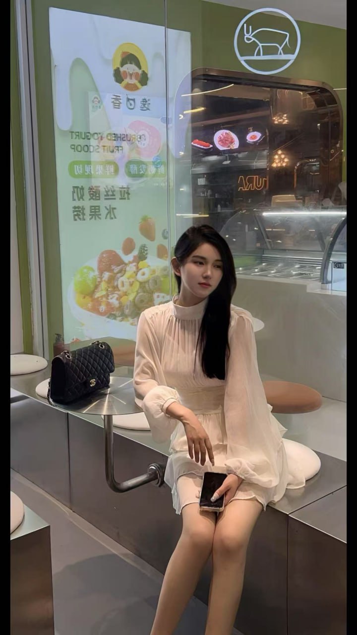 甜心宝贝边界指南配图：独立女性在城市中思考选择